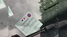 De fausses contraventions distribuées par la mairie de Sainte-Foy-lès-Lyon.