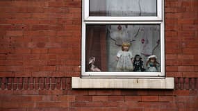 A Rotherham, dans la même région, des habitants ont placé des poupées à leurs fenêtres après des viols commis sur des mineures, en 2014.