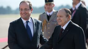 François Hollande et le président algérien Abdelaziz Bouteflika