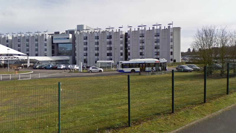 Le SDF a été retrouvé sur le parking de l'hôpital de Villejuif, en arrêt cardiaque