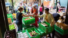 La Ruche qui dit Oui organisera les distributions de paniers de produits bios et locaux dans 70 gares de France d'ici fin-2017. 