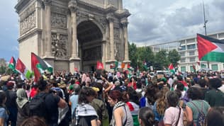 Des milliers de personnes rassemblées lors d'un rassemblement de soutien à la Palestine et dénonçant le génocide à Gaza dimanche 2 juin 2024, au niveau de la porte d'Aix à Marseille.