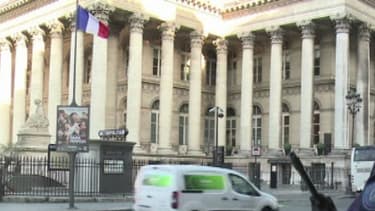 Gendarmes et policiers sont en faction devant tous les bâtiments officiels et les lieux jugés sensibles, comme les écoles confessionnelles ou lieux de culte. - BFMTV