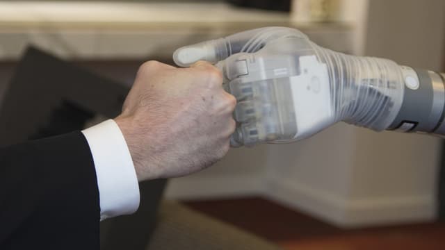 L'agence de recherche du Pentagone, la Darpa, investira 2 milliards de dollars dans une vingtaine de projets déjà lancés et en lancera de multiples autres.