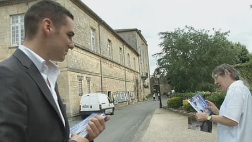 A gauche sur la photo, Etienne Bousquet-Cassagne, 23 ans, est le candidat du FN à Villeneuve-sur-Lot.