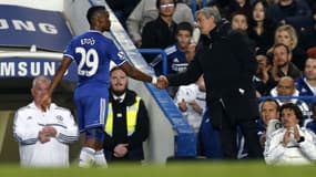 Samuel Eto'o avec José Mourinho, à Stamford Brige le 8 mars 2014