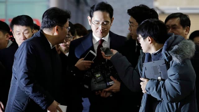 Les enquêteurs sud-coréens qui ont auditionné l'héritier de Samsung réclament son arrestation.