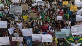 Les Brésiliens manifestent toujours