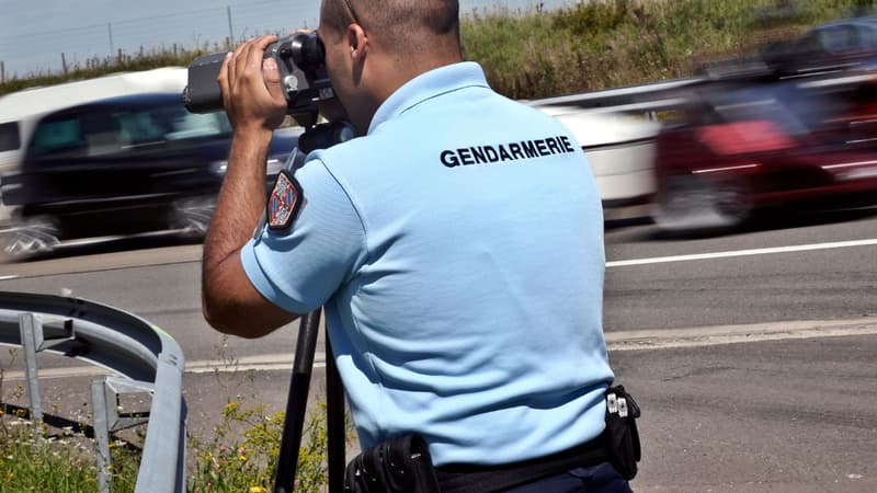 Les quinze accusés sont soupçonnés d'avoir averti des automobilistes de la présence sur les routes de forces de l'ordre.