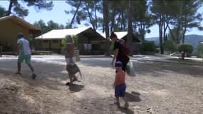 Des vacanciers du camping du Garlaban, à Aubagne, dans les Bouches-du-Rhône