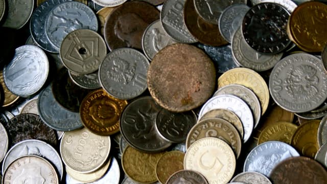 Le jeune homme aurait pris soin de commander à l'avance à sa banque 100 pièces de 5 centimes, 2.000 pièces de 2 centimes et 3.000 pièces de 1 centim