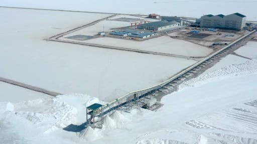 Une vaste mine de lithium dans le salar d'Uyuni, en Bolivie Une vaste mine de lithium dans le salar d'Uyuni, en Bolivie