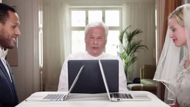 Les futurs époux convient leurs invités à assister à une cérémonie accessible sur Internet par webcam