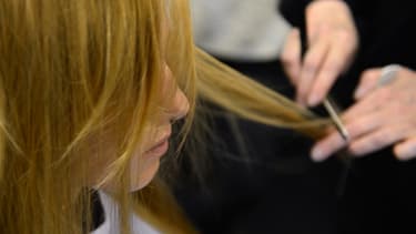 Les deux chaînes vont lancer des émissions sur un concept similaire : remettre sur pied un salon de coiffure.