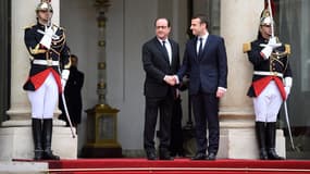 Passation de pouvoir entre François Hollande et Emmanuel Macron dimanche 14 mai 2017.