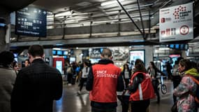 Des voyageurs coincés à la gare de Lyon Part-Dieu. Image d'illustration.