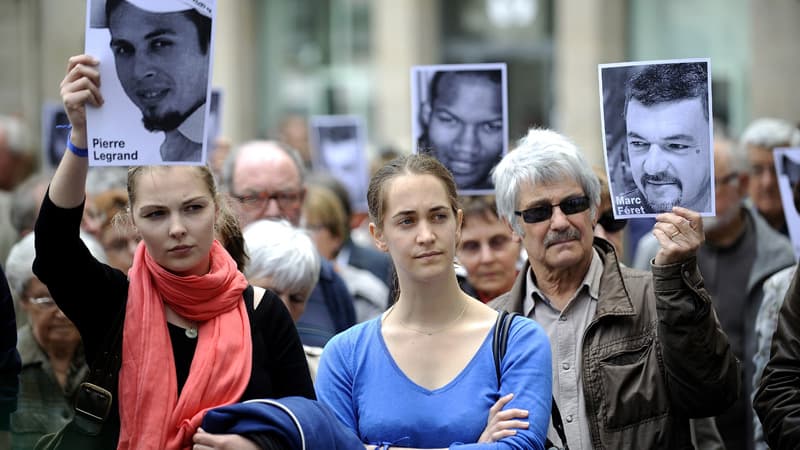 Nantes, 1er juin 2013 : des manifestants et des proches de Pierre Legrand réclament la libération des otages français au Mali.