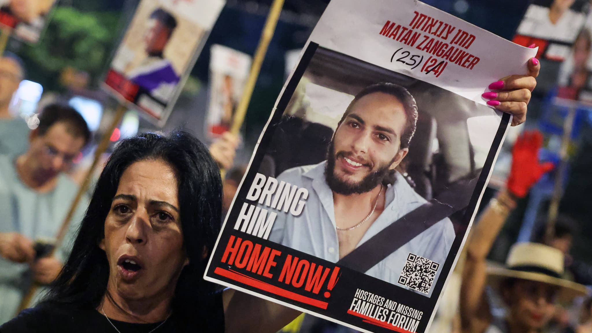 LA MÈRE D'UN OTAGE ISRAÉLIEN MENACE DE POURSUIVRE BENJAMIN NETANYAHU POUR "MEURTRE" SI SON FILS NE RENTRE PAS VIVANT DE GAZA