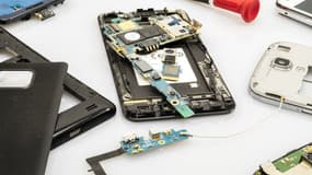 Des smartphones en réparation