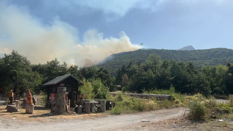 Un incendie à Crots dans les Hautes-Alpes, le 23 août 2023.