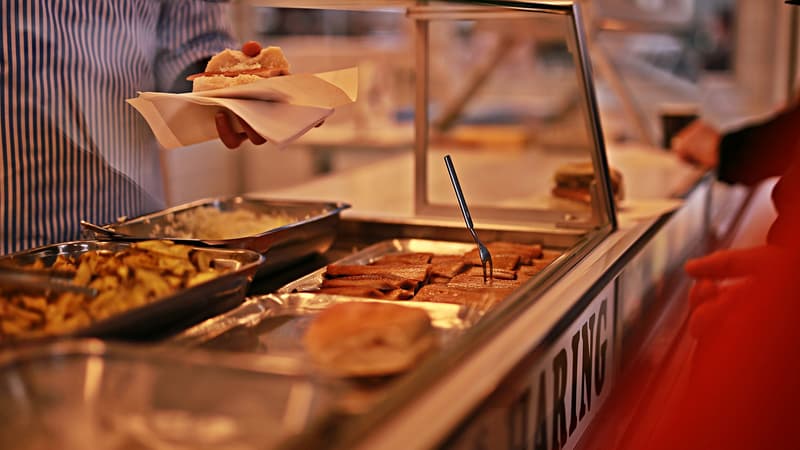 Un trader de premier plan mis à pied pour avoir resquillé à la cantine