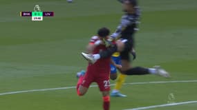 Sortie de Robert Sanchez sur Luis Diaz