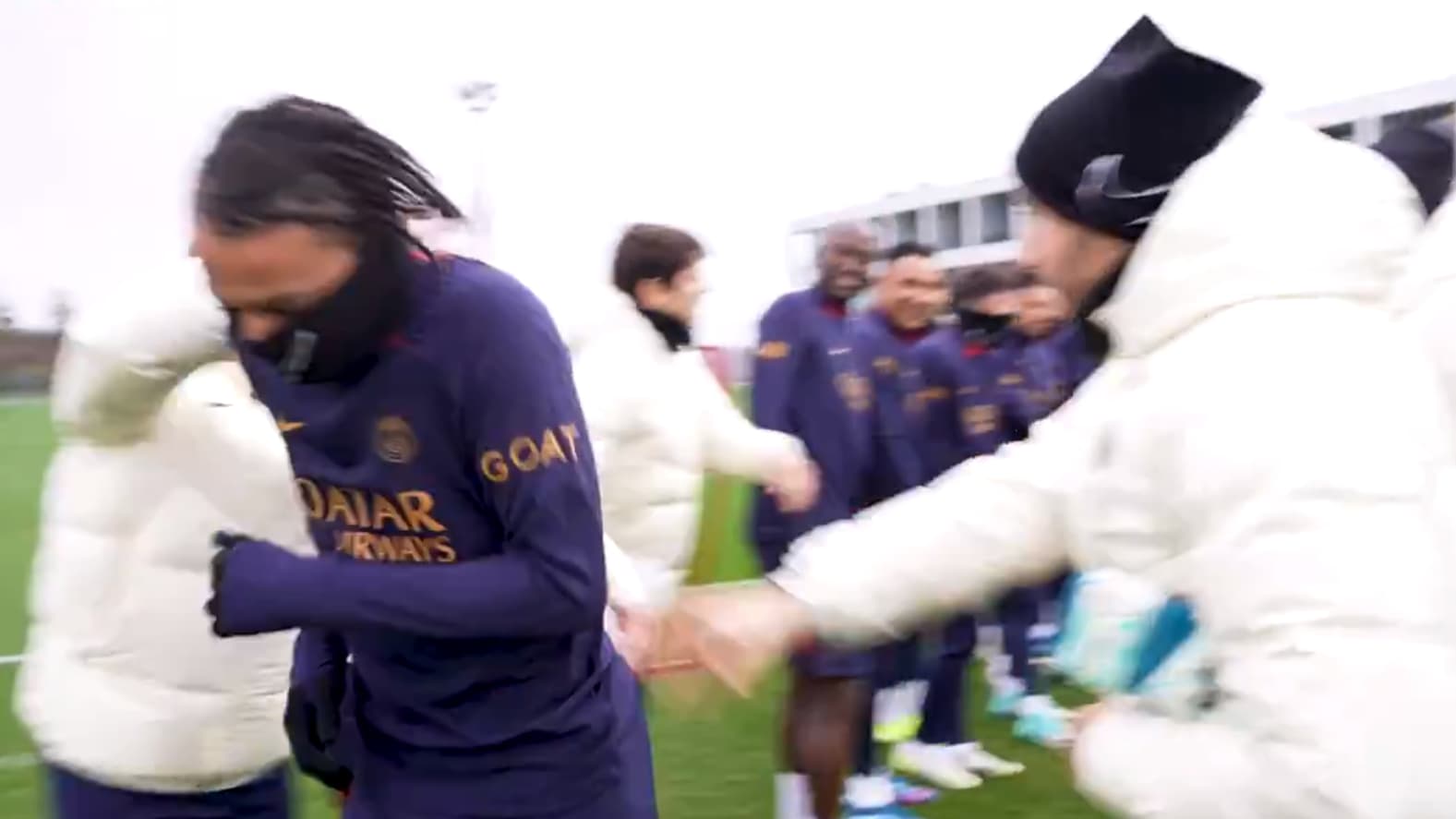 Le bizutage d'Ethan Mbappé pour ses 17 ans Le bizutage d'Ethan Mbappé pour ses 17 ans