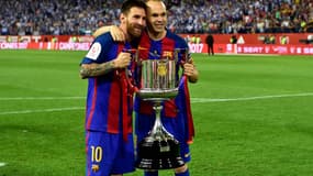 Messi et Iniesta avec la Coupe du Roi en 2017