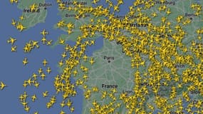 Le trafic aérien le vendredi 26 juillet vers 19 heures avant la cérémonie d'ouverture des JO de Paris.