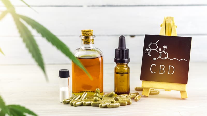 Calao commercialise sur son site marchand toutes sortes de produits contenant du CBD depuis les huiles aux fleurs.