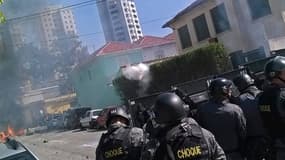 Des échauffourées ont lieu à São Paulo entre la police et des manifestants anti-Mondial.