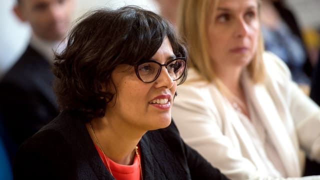 "J'ai du mal à supporter que des salariés soient pris en otage, que des Français soient pris en otage, alors même que nous avons beaucoup avancé", a déclaré la ministre, de passage à Marseille, lundi 23 mai 2016.