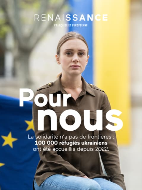 "Pour nous": la campagne d’affichage de Renaissance pour les 6 ans d’Emmanuel Macron au pouvoir.