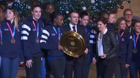 Emmanuel Macron félicite lundi l’équipe de France féminine de handball