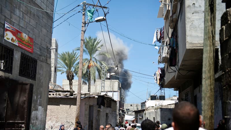 Une frappe israélienne s'abat près de la ville de Gaza, le 21 août 2014. 