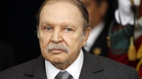 La présidence algérienne a annoncé mardi qu'Abdelaziz Bouteflika était hospitalisé aux Invalides, à Paris, où il observait une période de soins et de "réadaptation fonctionnelle", un peu plus d'un mois après son accident vasculaire cérébral. /Photo d'arch