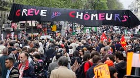 Dans la manifestation parisienne du 1er-Mai. Des membres du gouvernement et des responsables de droite ont estimé que la baisse de la participation aux manifestations du 1er-Mai ne signifiait en rien que la réforme des retraites serait facile à mener. /Ph