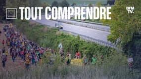 Des manifestants contre le projet d'autoroute A69 le 23 octobre 2022