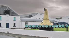 Pour produire ce single malt que Rémy Cointreau veut exceptionnel, le groupe français a racheté la distillerie de Bruichladdich