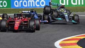 Fernando Alonso percuté par Lewis Hamilton