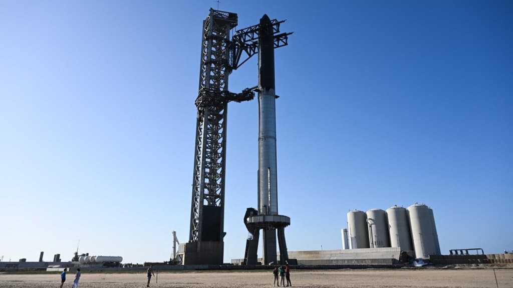 Il razzo Starship di SpaceX, il più grande del mondo, ha completato il suo quarto volo di prova