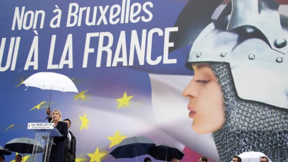 "Non à Bruxelles, Oui à la France", est le slogan du FN pour les européennes. "Non à Bruxelles, Oui à la France", est le slogan du FN pour les européennes.