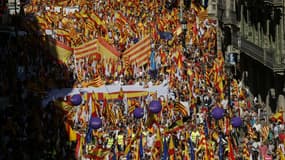 Un cortège de manifestants catalans anti-indépendantistes.