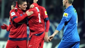 Marco Verratti dans les bras de Blaise Matuidi