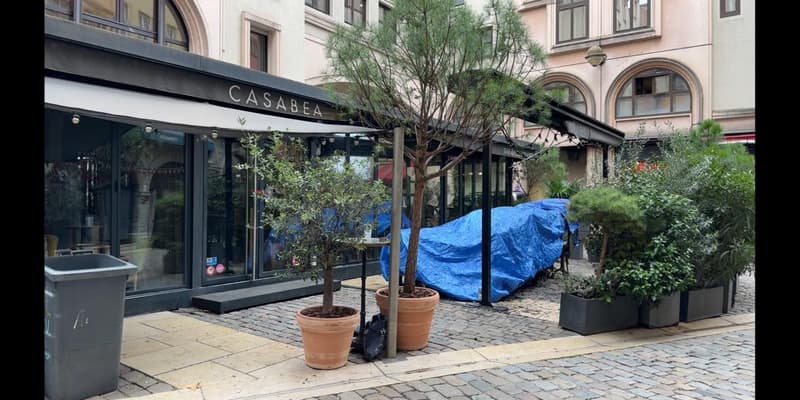 Le restaurant, déjà victime d'une explosion fin septembre, a connu un incendie la nuit dernière.