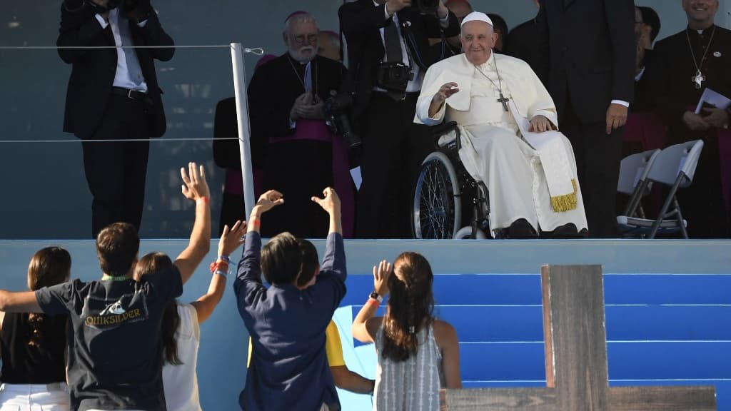 Jmj Le Pape Préside Un Chemin De Croix Devant 800000 Jeunes