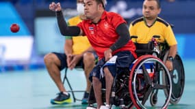 Match de boccia pour la médaille de bronze aux Jeux paralympiques de Tokyo entre le Thaïlandais Worawut Saengampa et le Brésilien Maciel Santos, 1er septembre 2021
