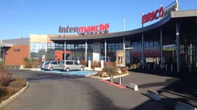 L'Intermarché de Monistrol sur Loire a été contraint de fermer ses portes à partir de ce samedi, faute d'avoir pu recevoir ses livraisons depuis mardi. 