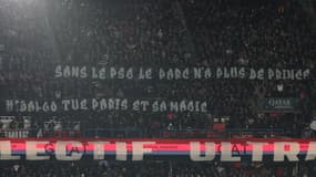 "Sans le PSG, le Parc n'a plus de princes ; Hidalgo tue Paris et sa magie" : des banderoles ont visé la maire de Paris lors de PSG-Lille, le 10 février 2024.