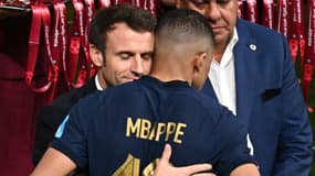 Emmanuel Macron avec Kylian Mbappé